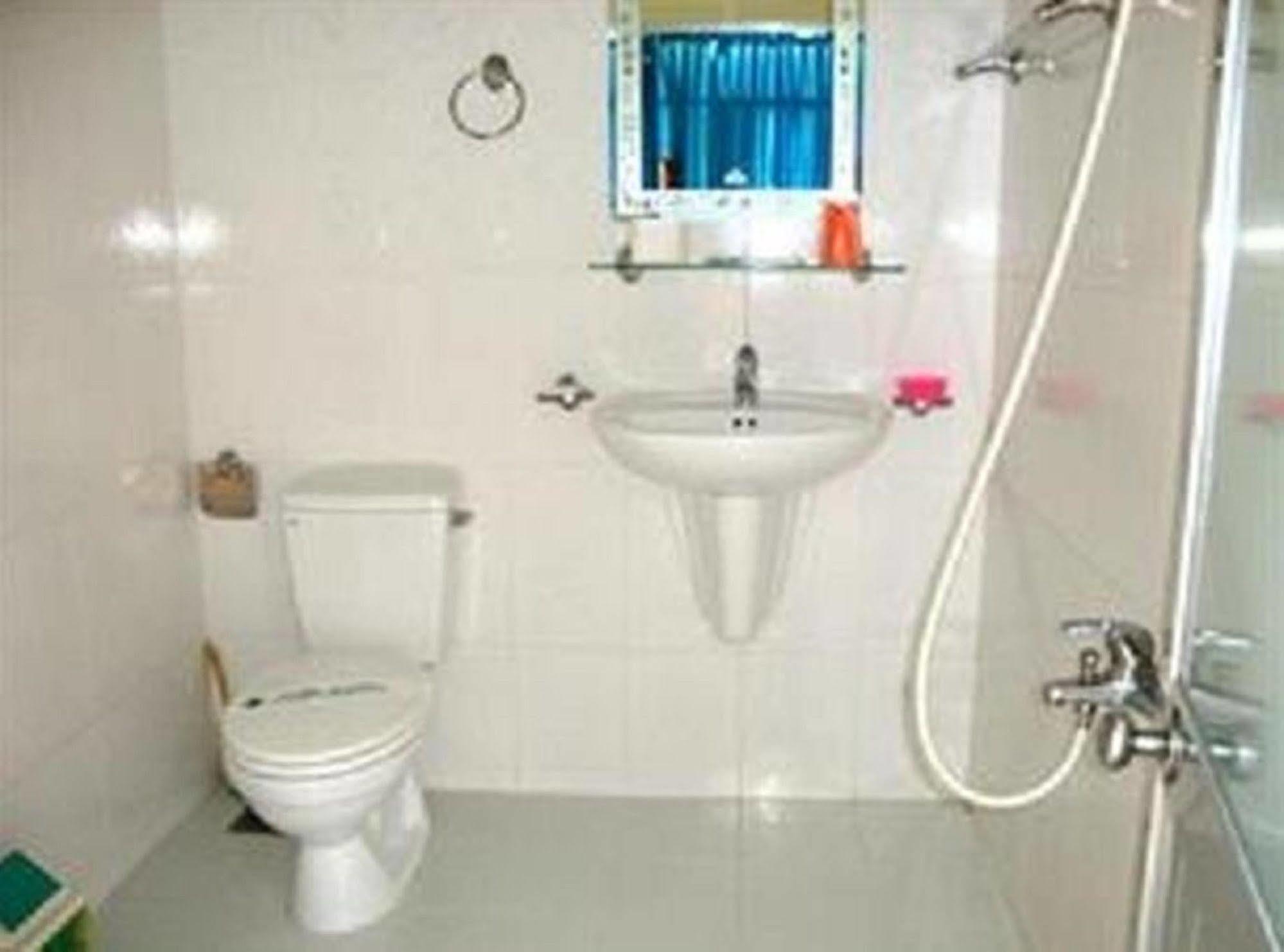 Oyo 381 Tuyet Mai Hotel Nha Trang Exteriér fotografie